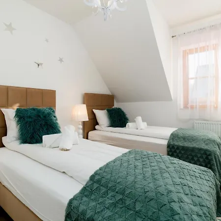 Wonder - Gorskie Z Kominkami, Bezplatnym Parkingiem I Placem Zabaw Na Terenie Kompleksu Karpacz